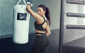 Opulent Demi Lovato - all set to sweat it out